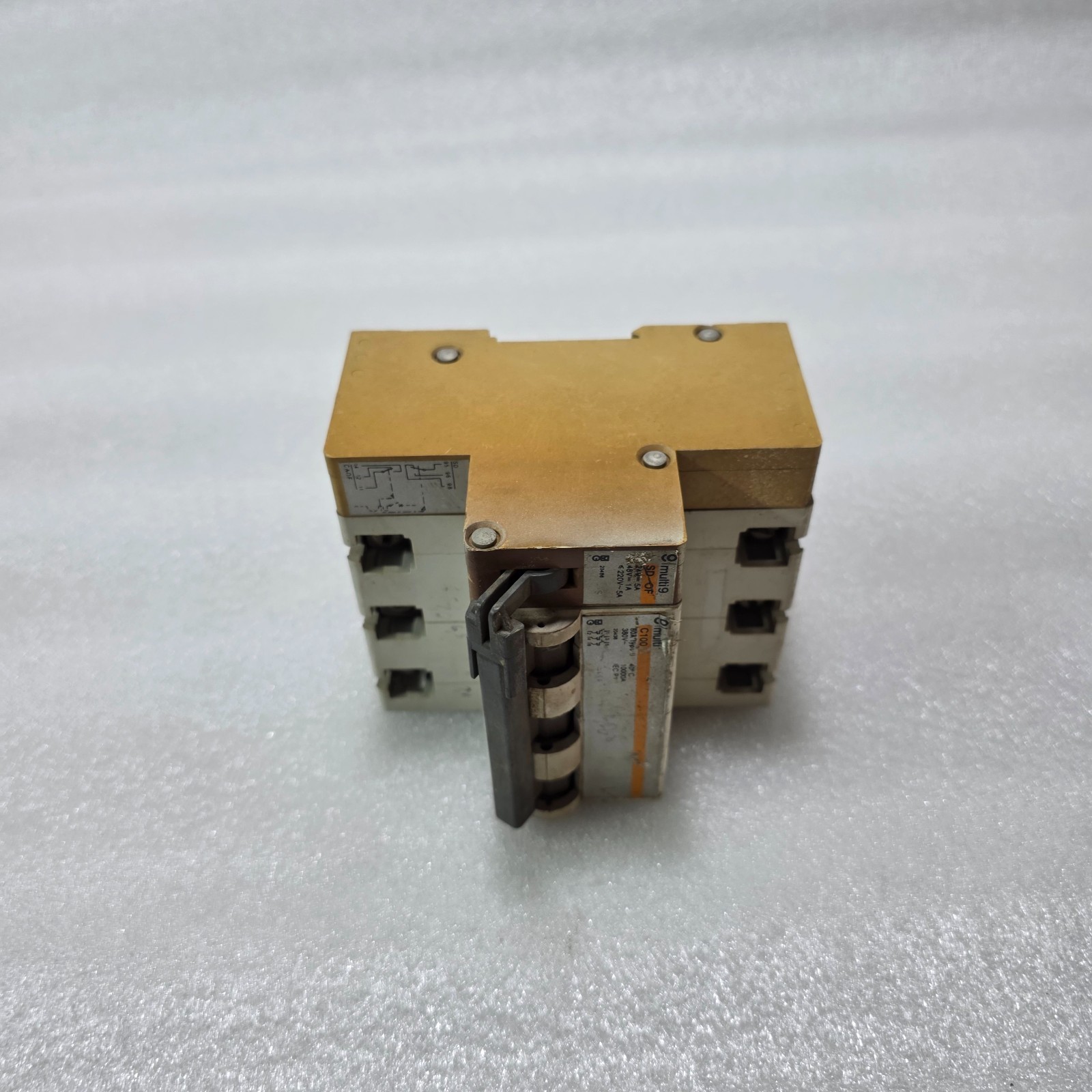 MERLIN GERIN MULTI9 C100 + SD-OF 3P 80A TYPE U 380V 10KA MCB WITH AUXILIARY - Image 4