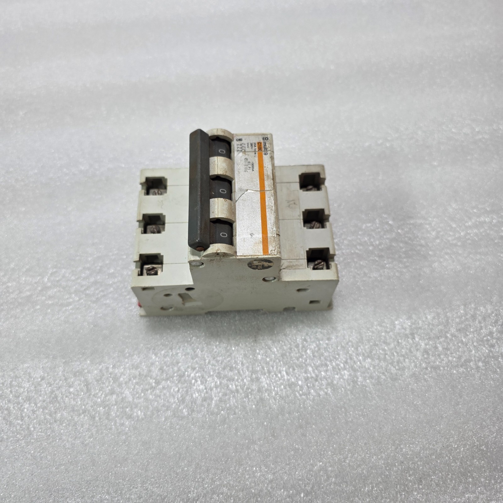 MERLIN GERIN MULTI9 C10C 3P 100A TYPE U 380V 10KA MCB MINIATURE CIRCUIT BREAKER - Image 2