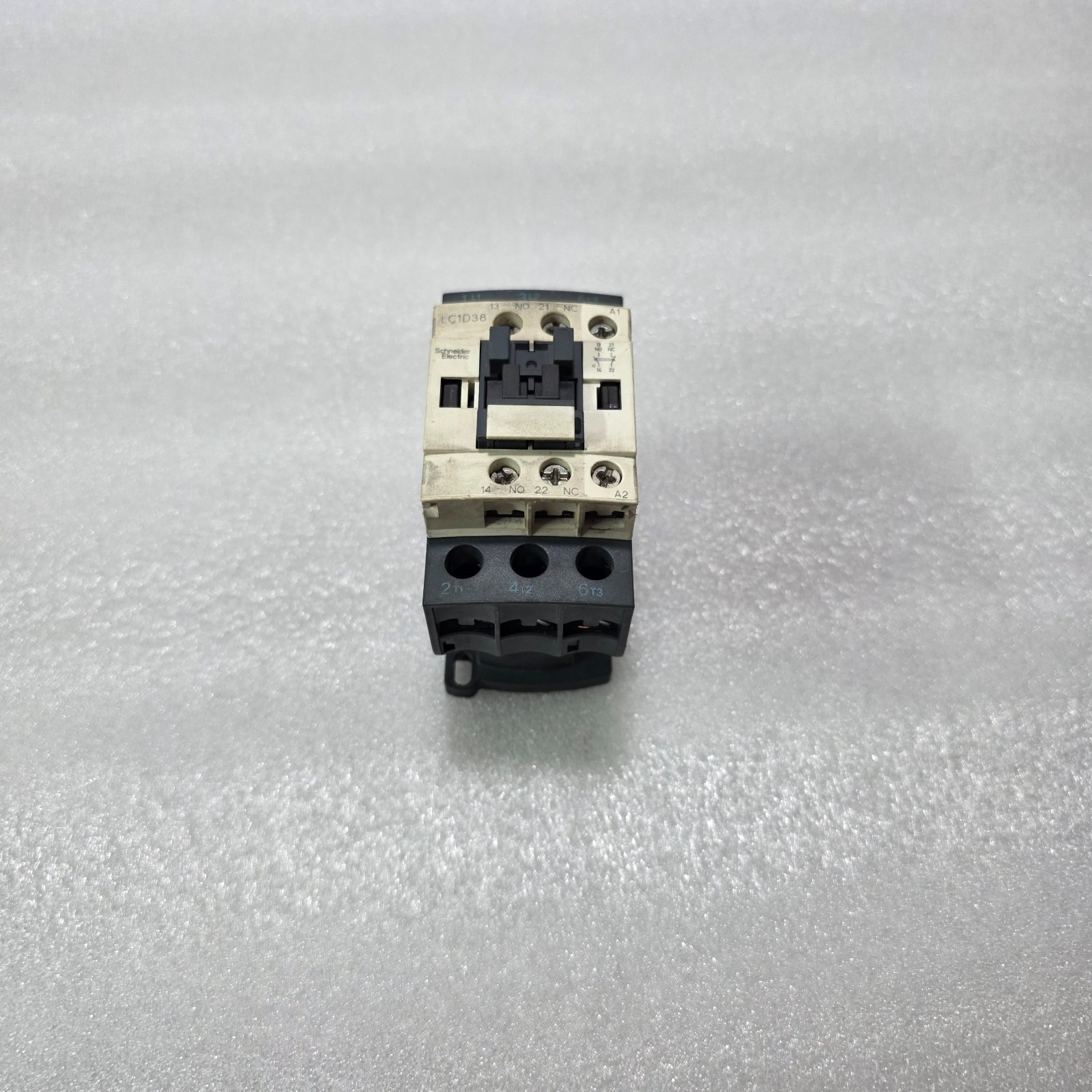 S ELECTRIC LC1D38 TESYS D CONTACTOR 3 POLE 50A 690V WITH AUXILIARY CONTACTS