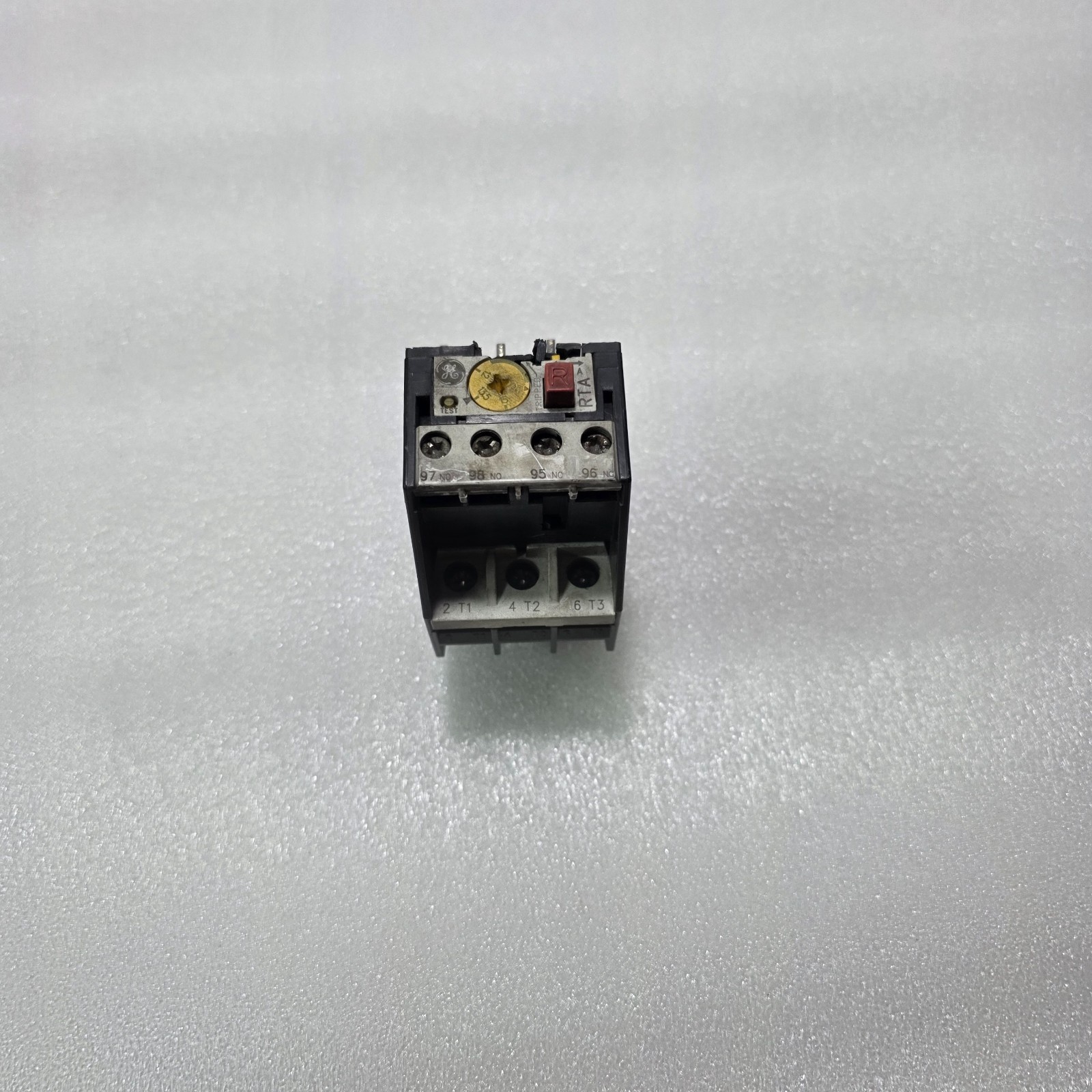 GE RTA1R THERMAL OVERLOAD RELAY 12-15A WITH AUXILIARY CONTACT MODULE 690V