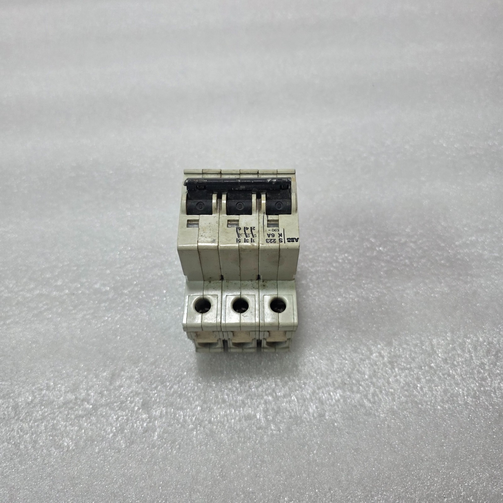 ABB S223 K6A 3 POLE MINIATURE CIRCUIT BREAKER MCB 6A 690V DIN RAIL - Image 3